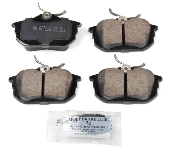 Volvo Disc Brake Pad Set - Rear 30769186 - Akebono Euro Ultra-Premium EUR838